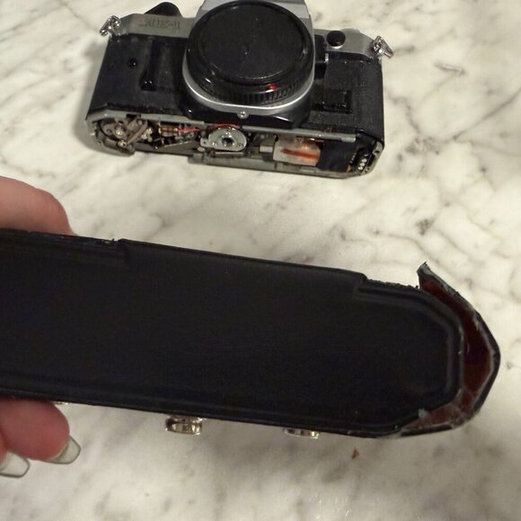 Canon AE-1 Program 35mm Film Camera + Canon FD 50mm f/1.8 Lens (Vintage Bundle) - Picture 14 of 14